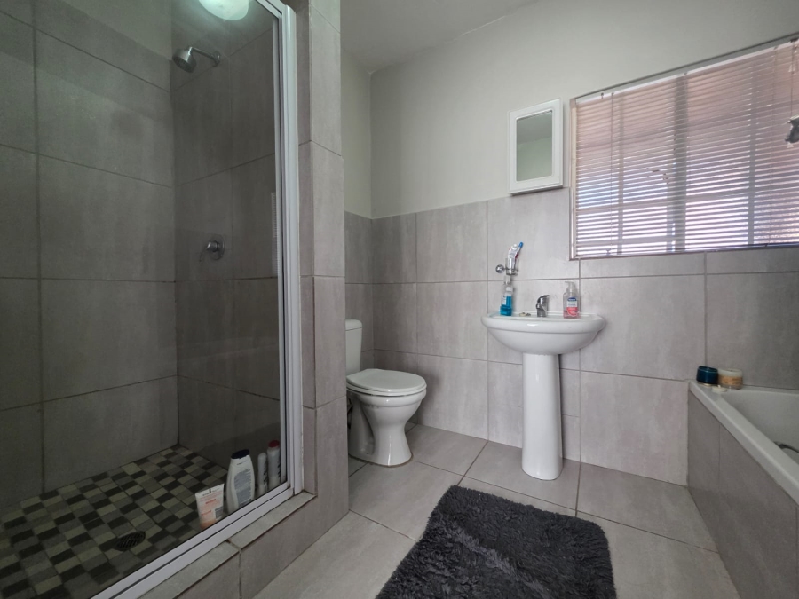1 Bedroom Property for Sale in Die Bult North West
